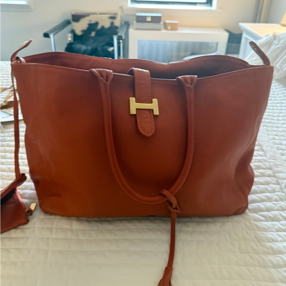 Elegant Leather Tote Bag